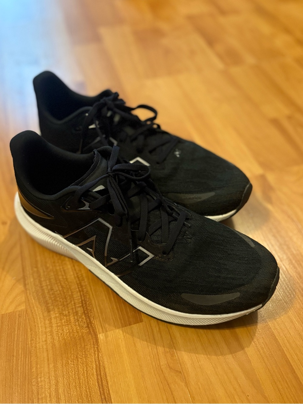🔥NEW BALANCE Men’s FuelCell Propel V3 Running Shoes MFCPRLK3 Sz10, EUC